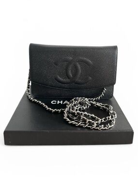 CHANEL Caviar Leather Crossbody Wallet with Silver Chain